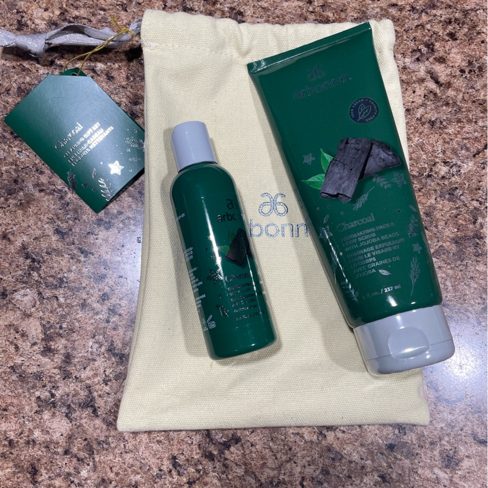 NEW ARBONNE CHARCOAL FACE & BODY SCRUB & SHOWER GEL GIFT SET